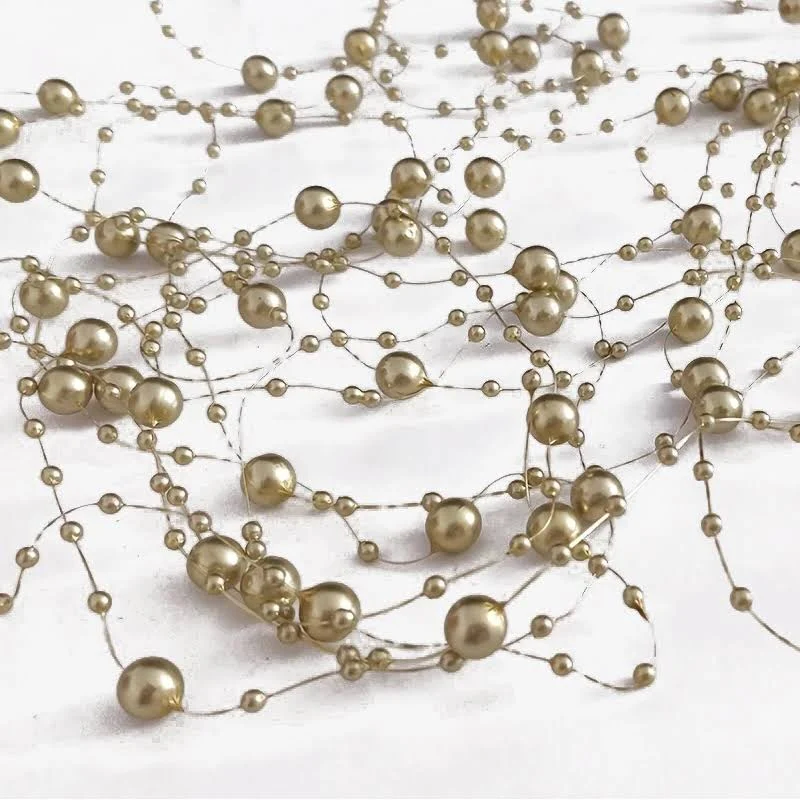 perles dorées décoratives